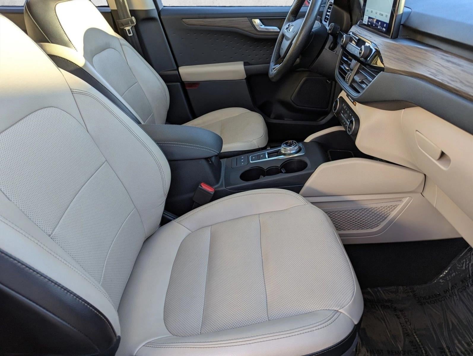 2020 Ford Escape Titanium Hybrid