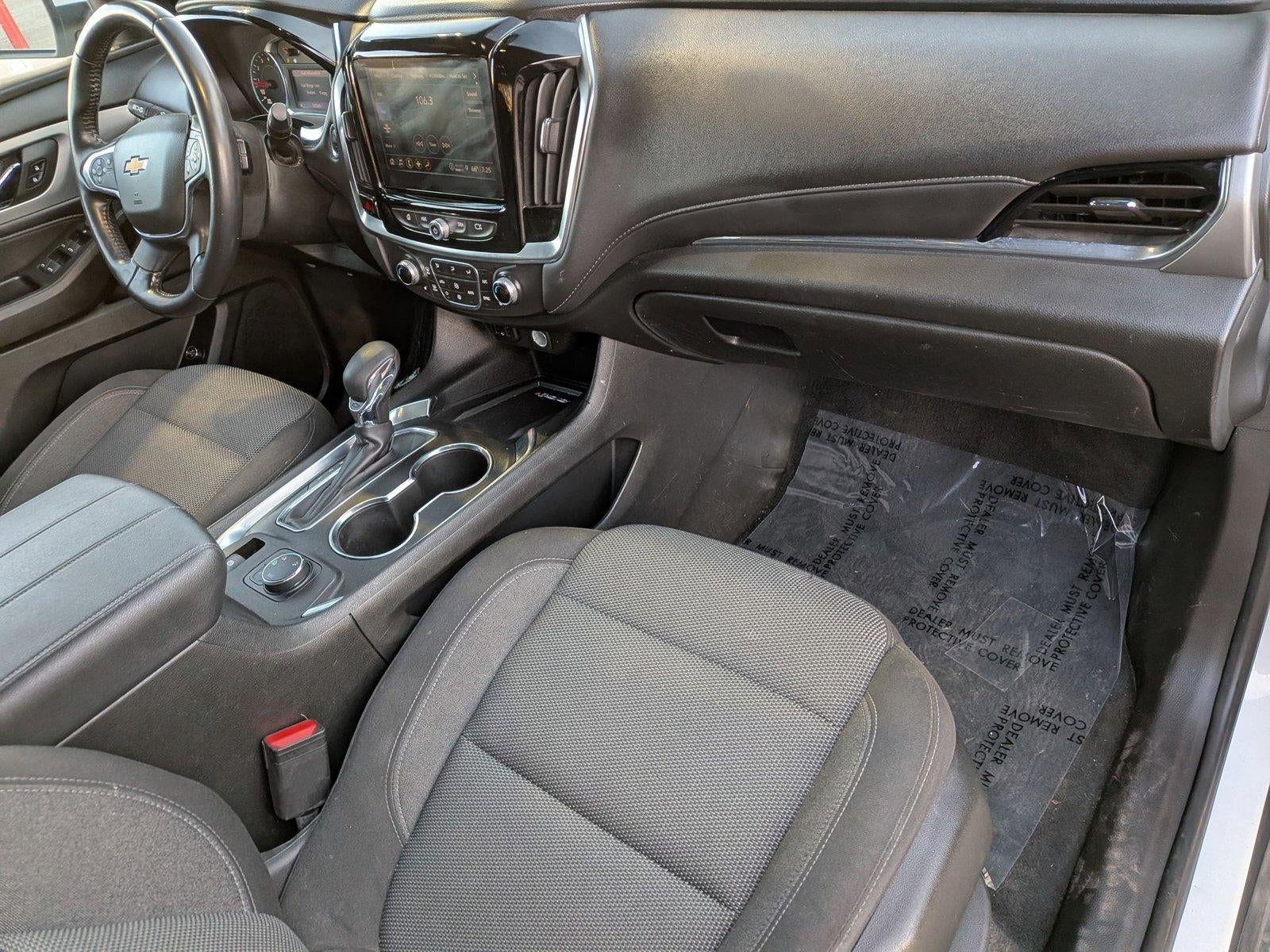 2022 Chevrolet Traverse LT Cloth