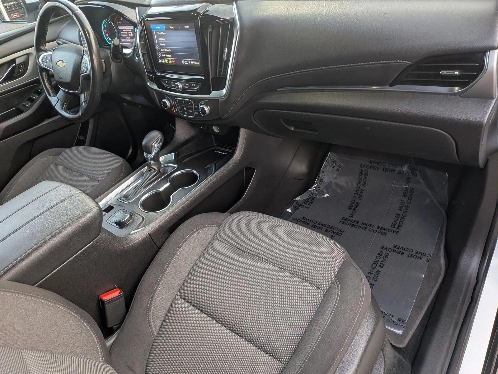 2022 Chevrolet Traverse LT Cloth