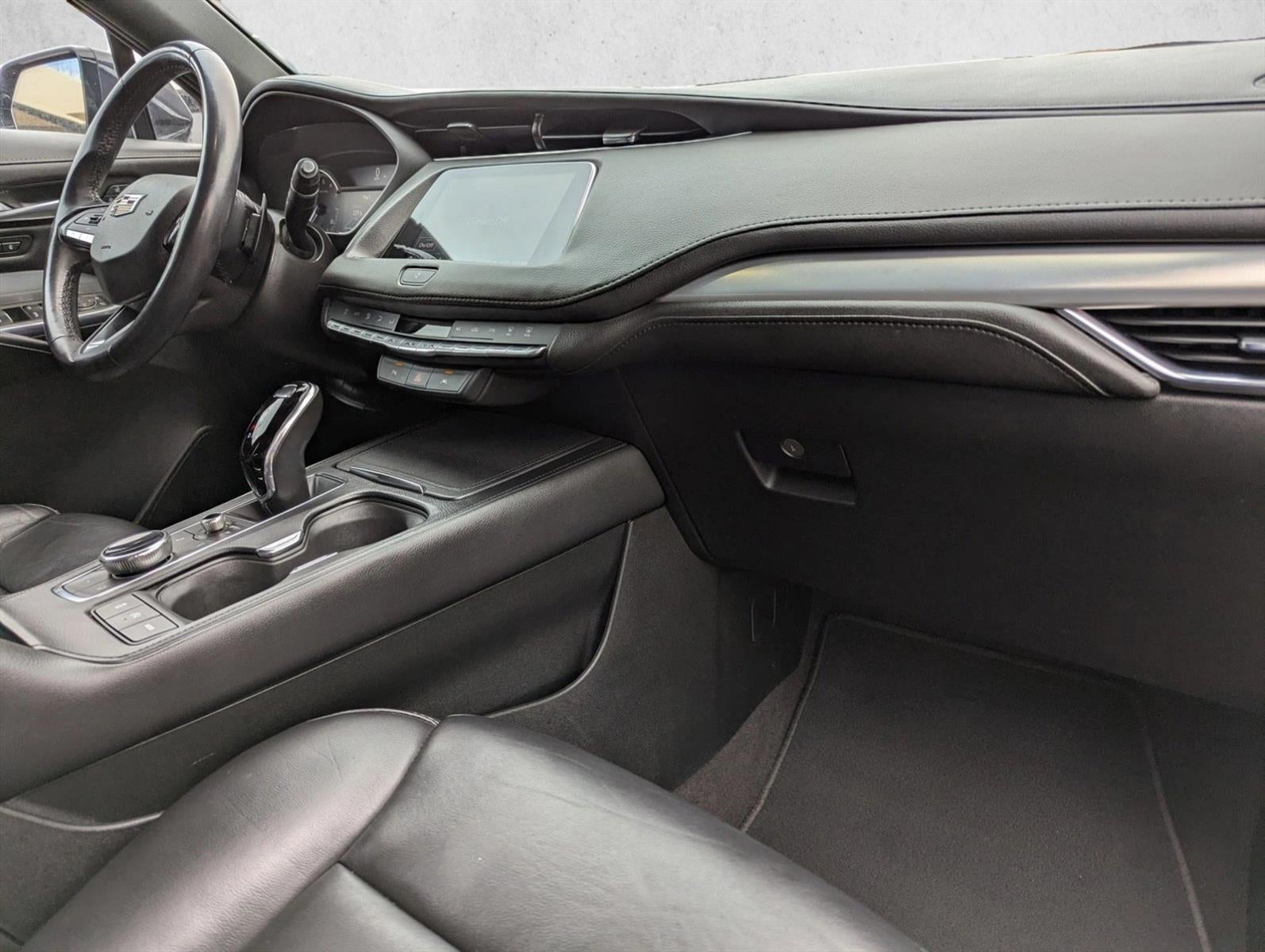 2023 Cadillac XT4 Premium Luxury