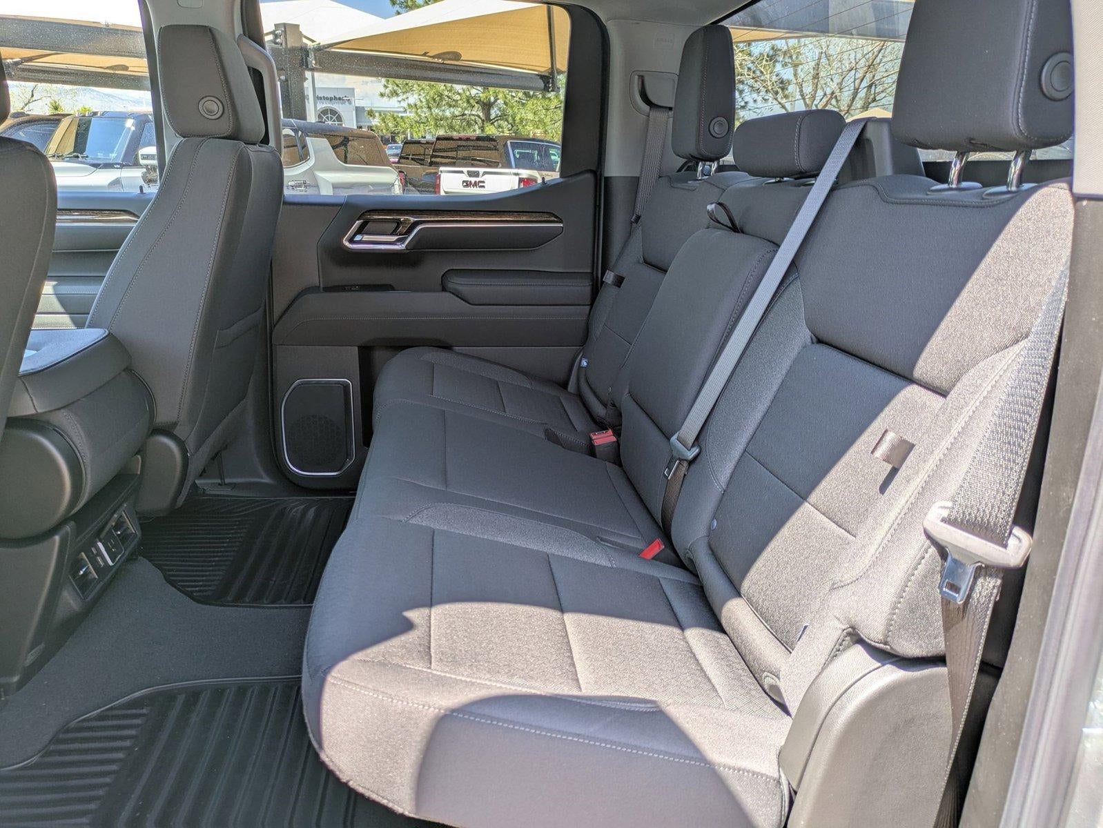 2025 GMC Sierra 1500 Elevation