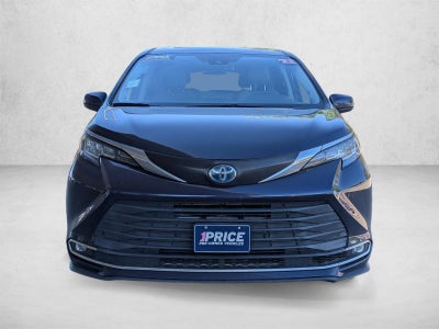 2022 Toyota Sienna XLE