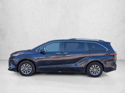 2022 Toyota Sienna XLE