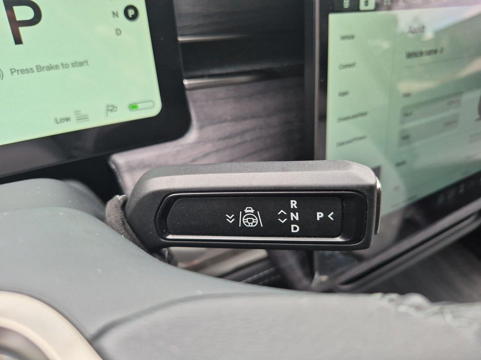 2024 RIVIAN R1S Adventure