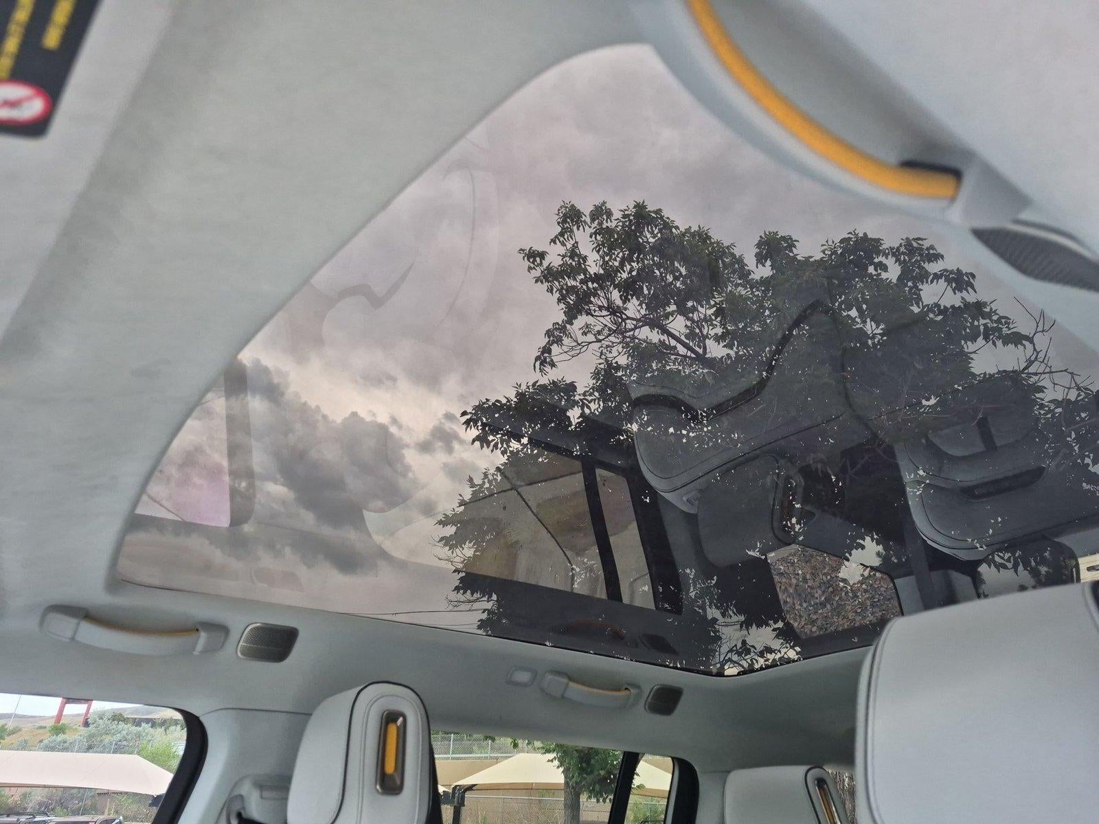 2024 RIVIAN R1S Adventure