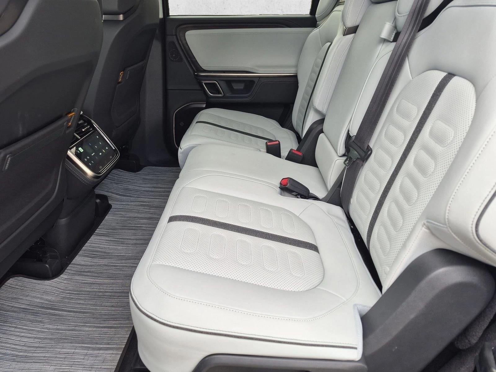 2024 RIVIAN R1S Adventure