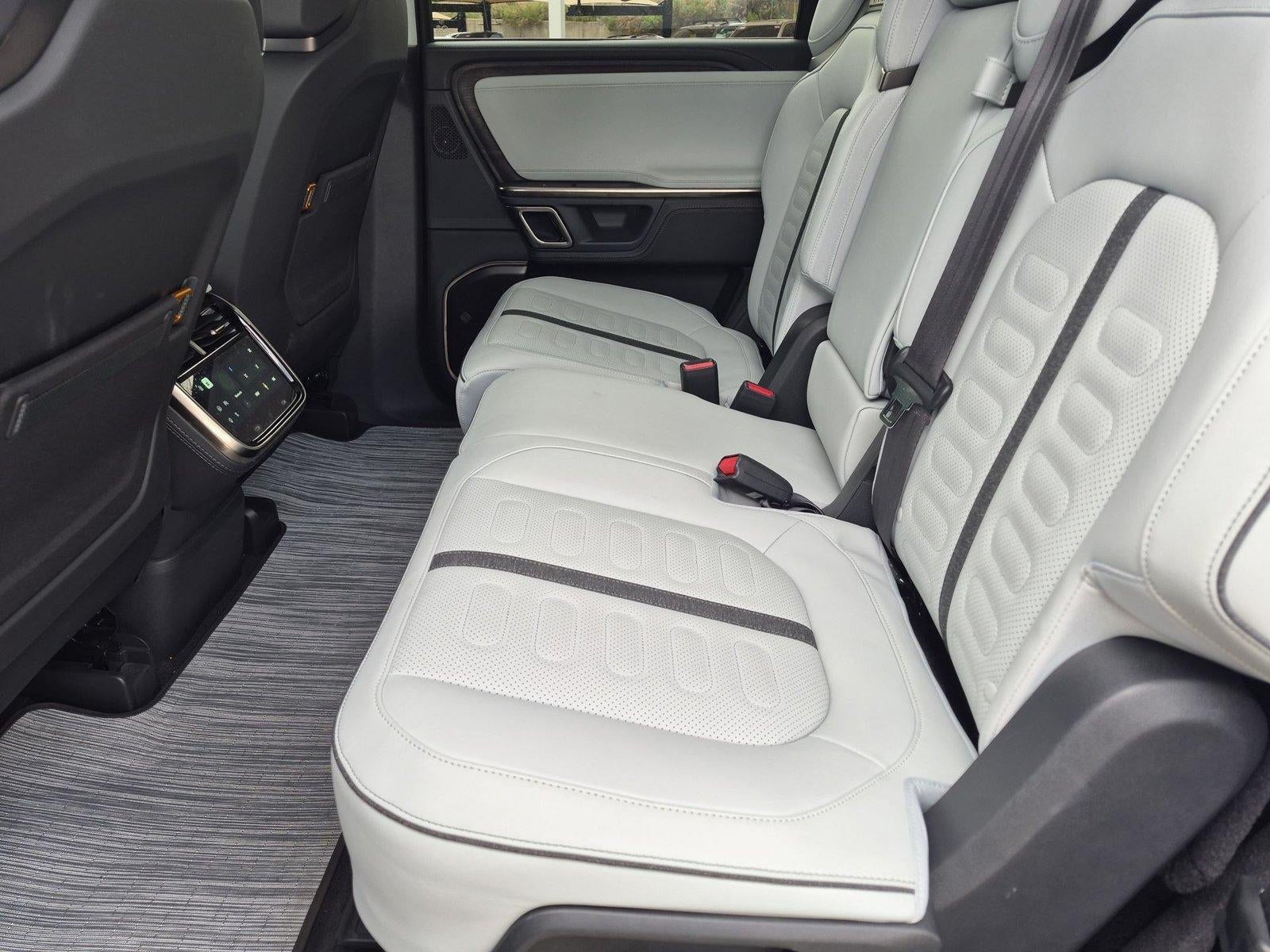 2024 RIVIAN R1S Adventure