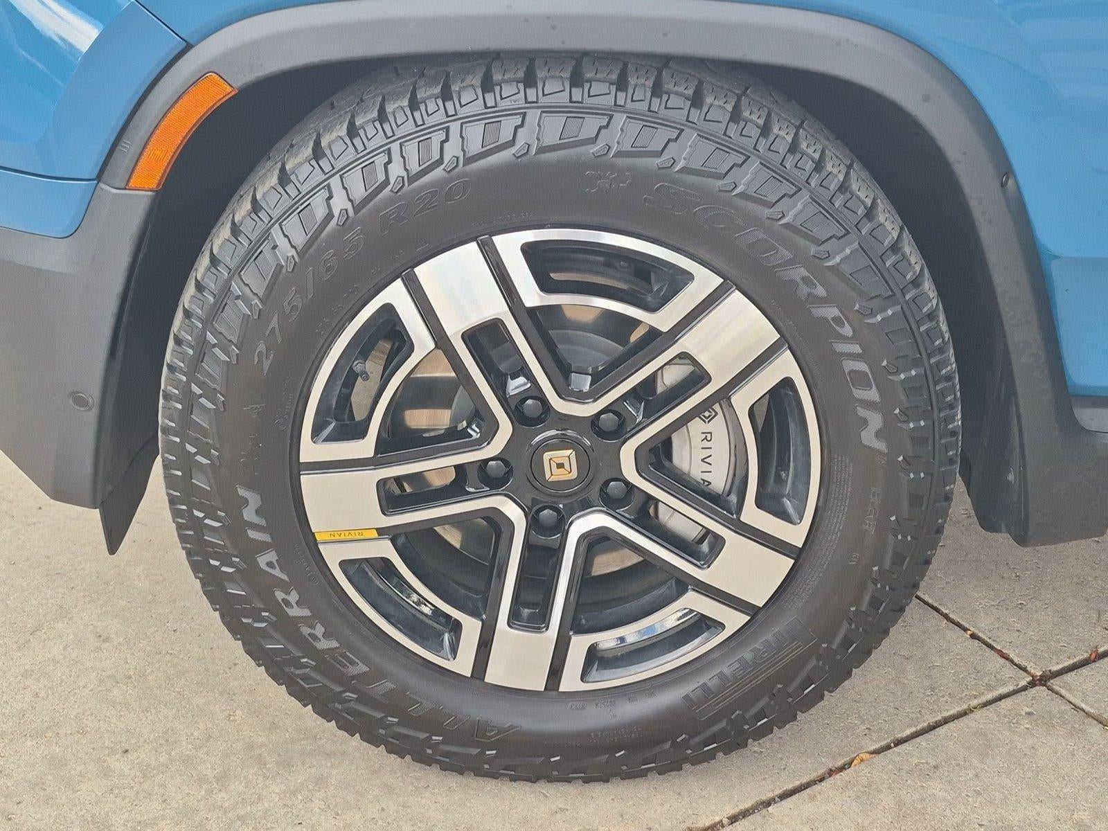 2024 RIVIAN R1S Adventure