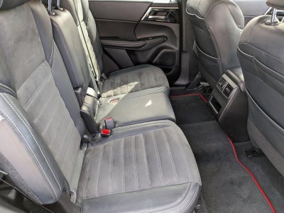 2023 Mitsubishi Outlander PHEV SE