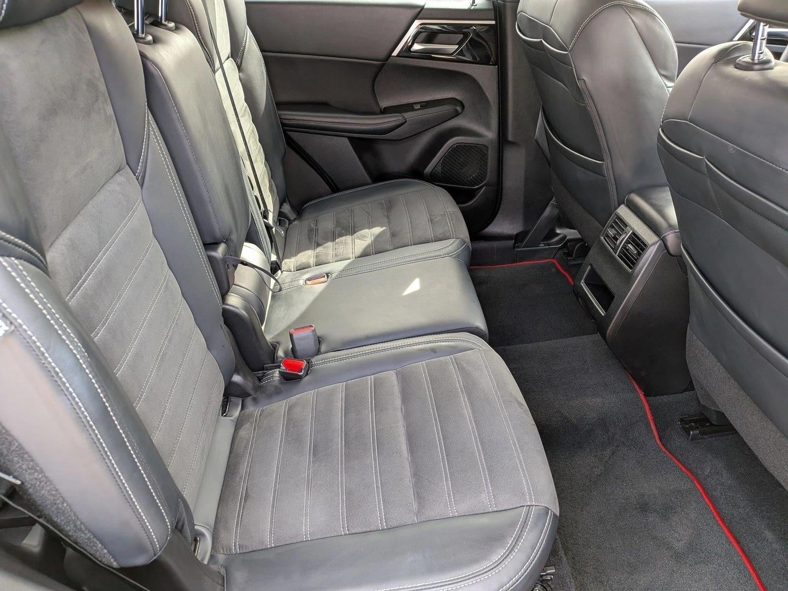 2023 Mitsubishi Outlander PHEV SE