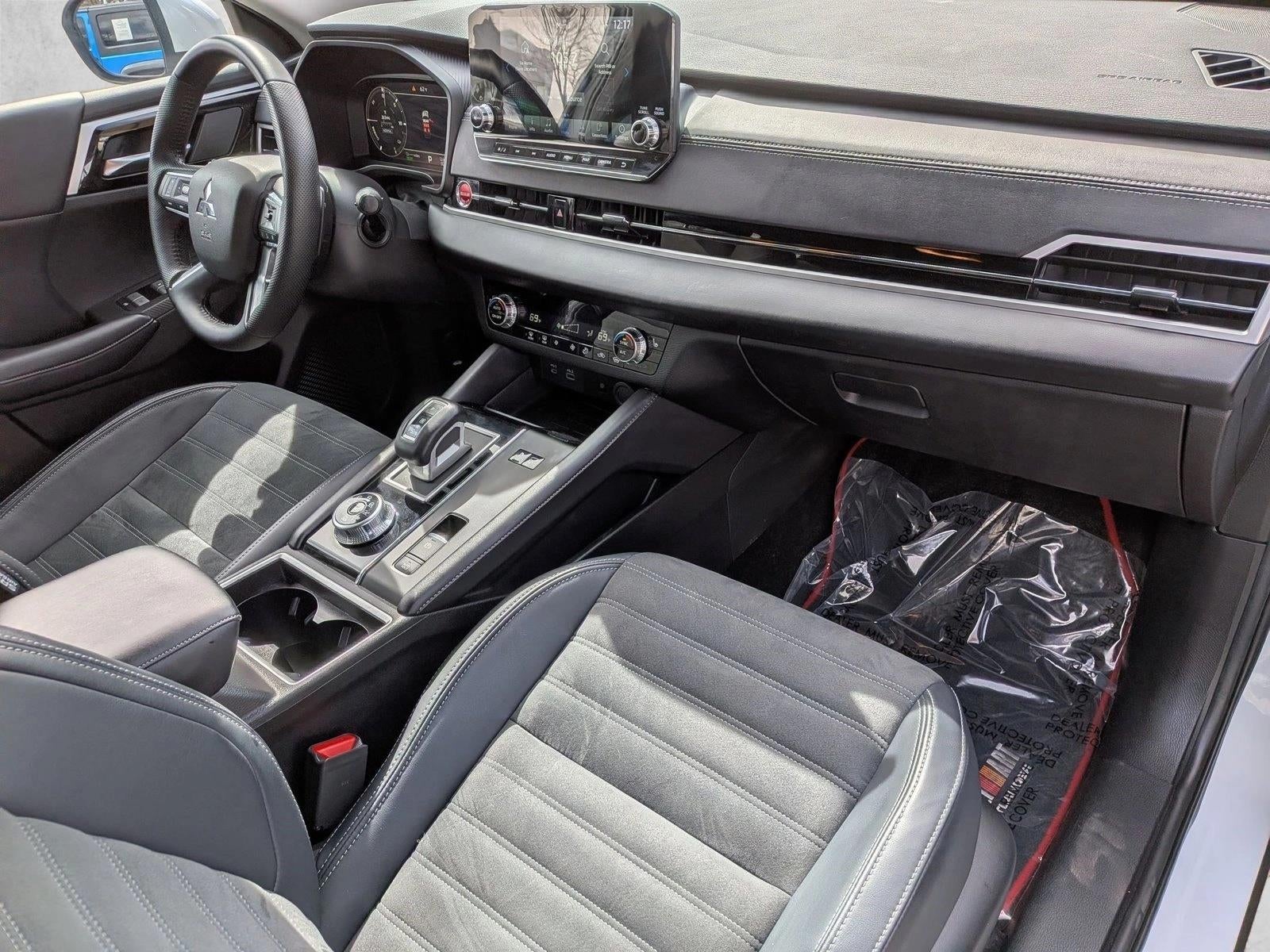 2023 Mitsubishi Outlander PHEV SE