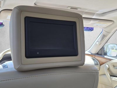 2011 INFINITI QX56 7-passenger