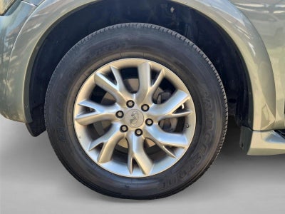 2011 INFINITI QX56 7-passenger