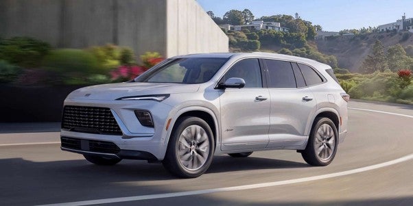 Compact SUV 2027 Buick Enclave, featuring multiple trims, highlighting its stylish exterior and versatile design.